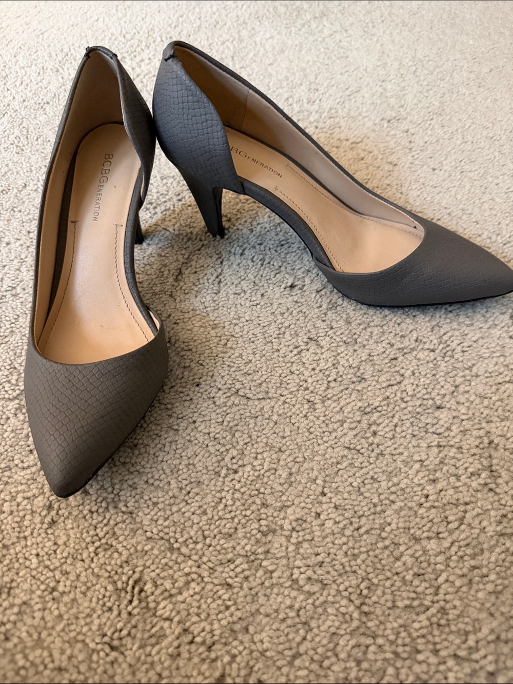 ALL five Pointed-Toe Pumps - Picture 8 of 11